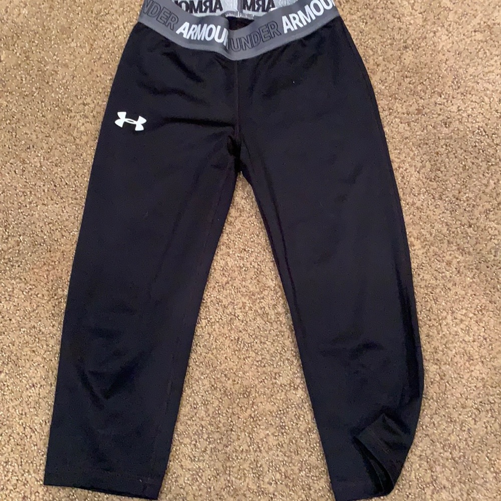 black under armour youth capris